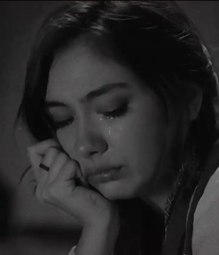 sad dp girls